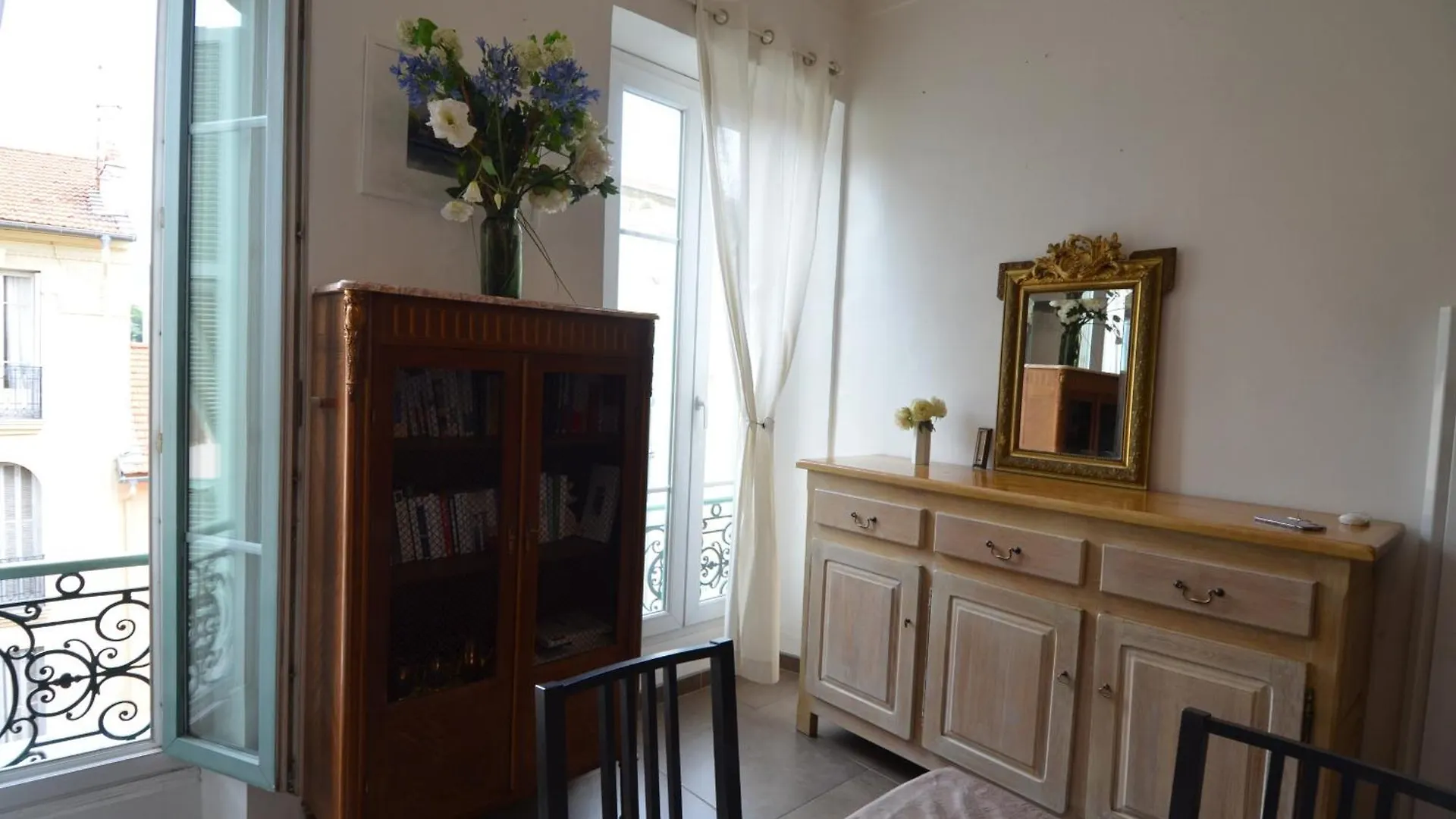 Duplex Borriglione - Spacieux Appartement Pour 6 Personnes Au Pied Du Tram Nice 0*,  Frankrike